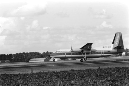 Concorde (vliegtuig) weer (tweede keer) even op Schiphol 5a, 6a landing van KL, Bestanddeelnr 932-2778