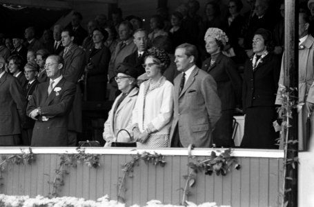 Concours Hippique te Rotterdam, aankomst Koninklijke familie, Bestanddeelnr 918-1437