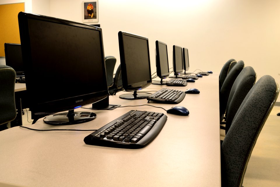 ComputerLabSenecaCollege