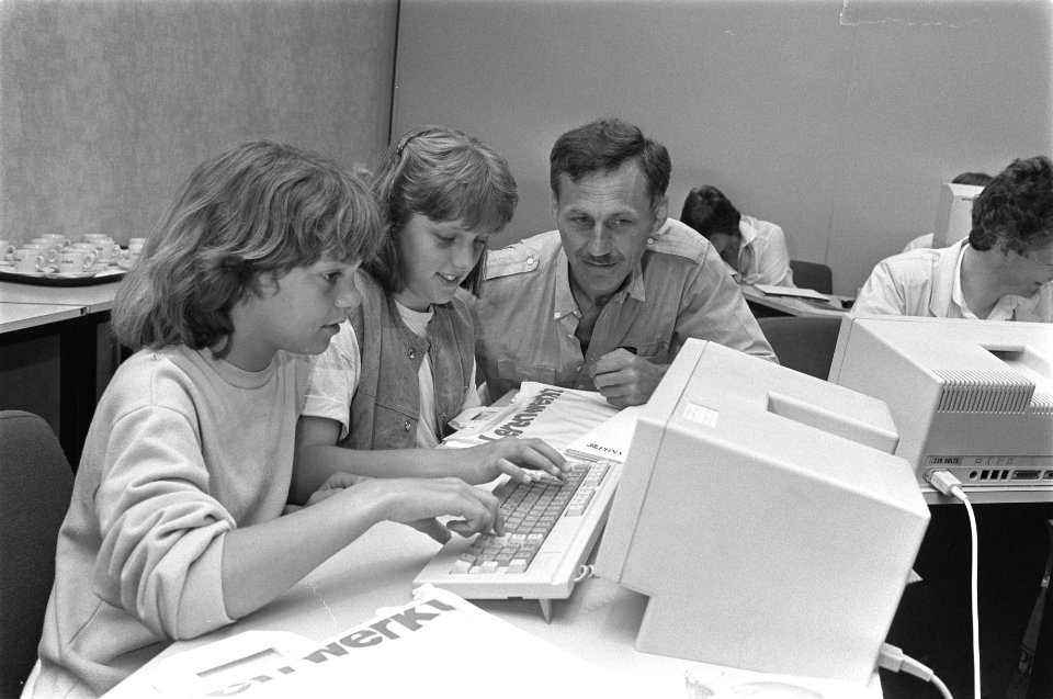 Computer aan zee vakantie in Noordwijk de eerste cursisten (5a), idem (6a), Bestanddeelnr 933-0268