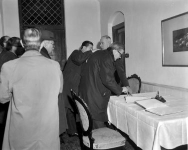 Condolatieregister op Het Loo te Apeldoorn getekend, Bestanddeelnr 914-5602