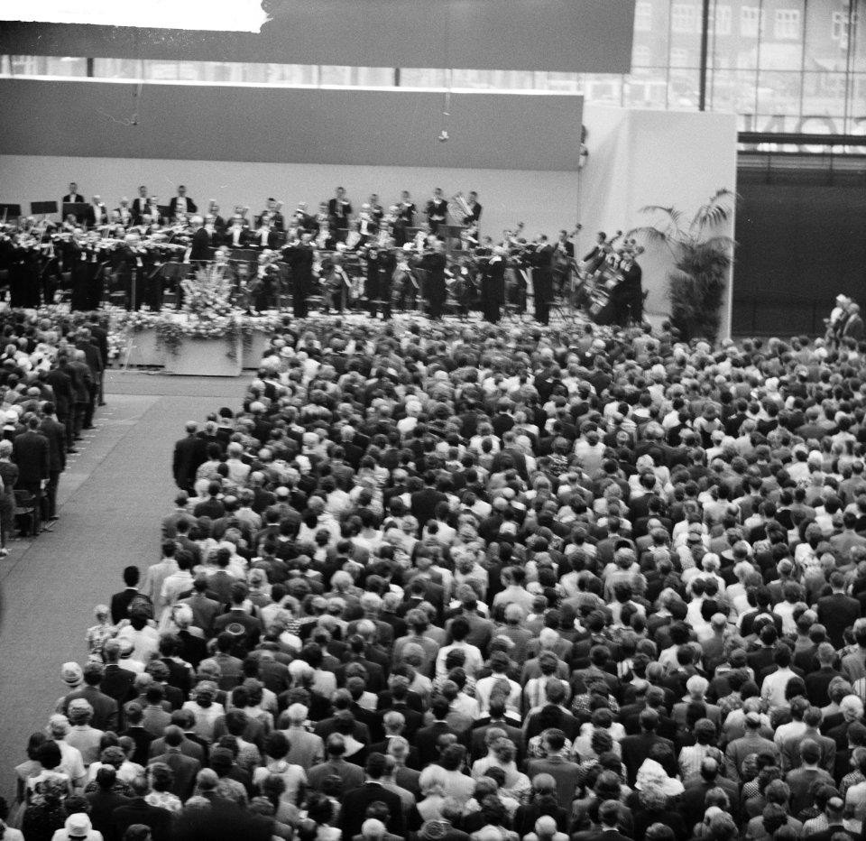 Concert van het Concertgebouworkest in de RAI Mensenmenigte, Bestanddeelnr 912-6087