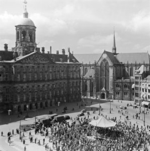 Concert in muziektent op de Dam te Amstedam, Bestanddeelnr 901-8558