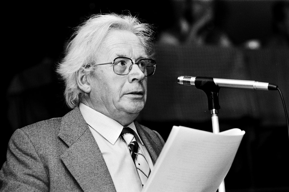 Congres Evangelische Progressieve Volkspartij in Amsterdam voorzitter Jan Renes , Bestanddeelnr 930-8882
