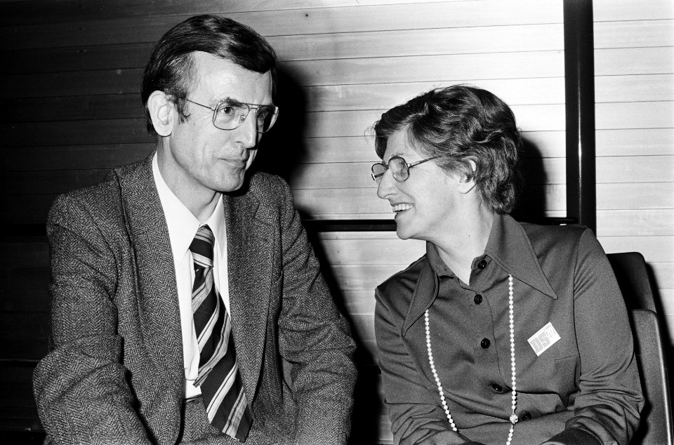 Congres DS70 in Utrecht W Drees jr (l) en mevrouw S van Veenendaal van Megge, Bestanddeelnr 927-6428