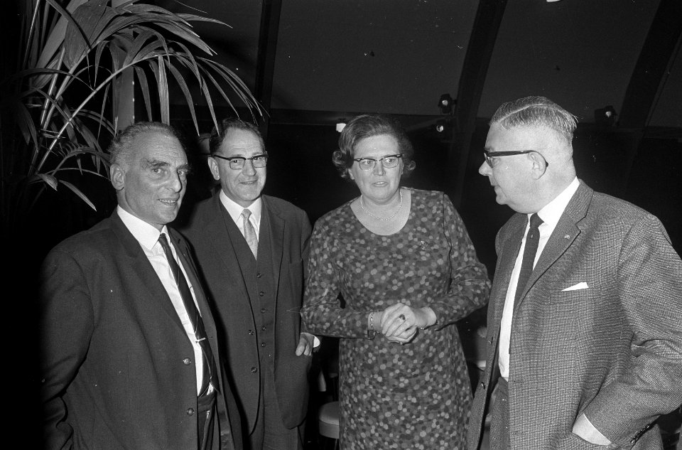 Congres Gezinsverzorging te Utrecht. Professor dr. F. L. Polak , P. van Strijen , Bestanddeelnr 920-8158