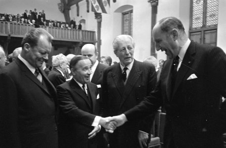 Congres Europese Beweging in Den Haag v.l.n.r. Ministe Willy Brandt , Premier de, Bestanddeelnr 921-8375