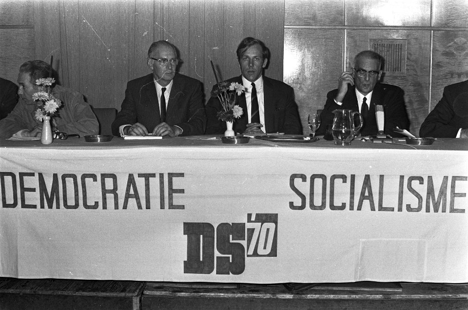 Congres DS70 Utrecht, vlnr H Jansen (penningmeest ir J Taal (secretaris),, Bestanddeelnr 925-0933