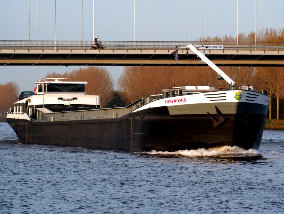 Compromis (ENI 2324640) at the Amsterdam-Rhine Canal, pic2