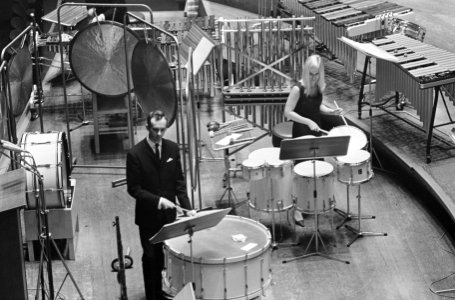 Concertzalen, muziekstudio's, slaginstrumenten, Bestanddeelnr 919-6972