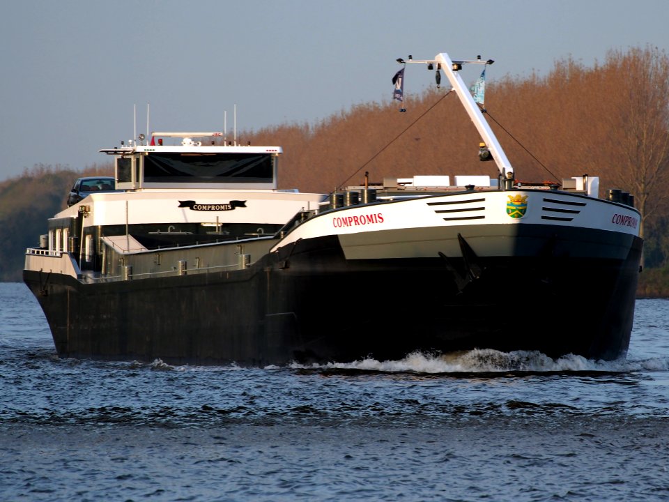 Compromis (ENI 2324640) at the Amsterdam-Rhine Canal, pic1