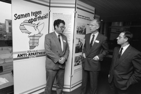 Congres gemeenten tegen apartheid in Den Haag Van Thijn (Amsterdam), Staatsen , Bestanddeelnr 934-1195