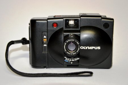 Compact camera Olympus XA2 open