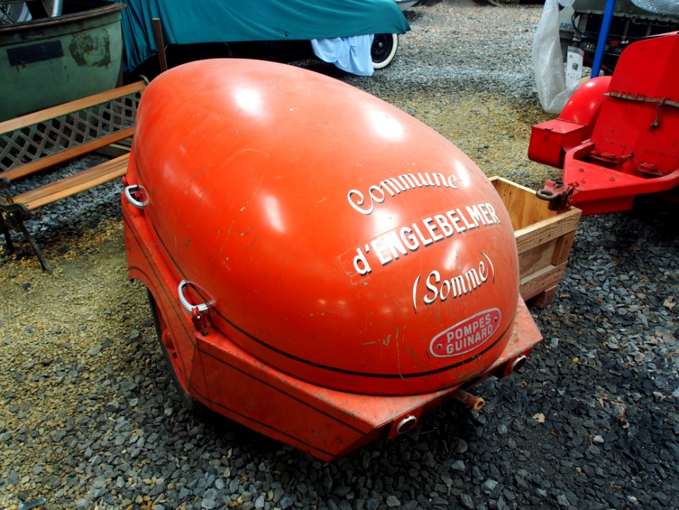 Commune dEnglebelmer (Somme), Pompes Guinard, Fire fighting pump trailer