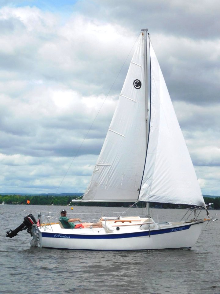 Compac 19 sailboat Restless 1044