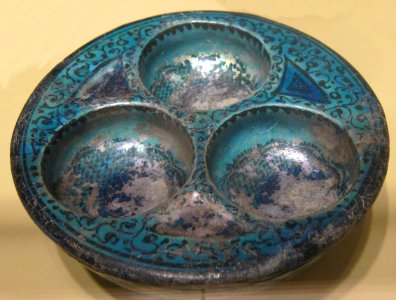 Condiment dish from Iran, 14th century, glazed stone-paste, underglaze-painted, HAA
