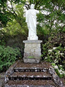 Condé-sur-Suippe (Aisne) Statue Sacré-Coeur