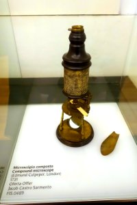 Compound microscope, Edmund Culpeper, London, 1731 - Museu da Ciência da Universidade de Coimbra - University of Coimbra - Coimbra, Portugal - DSC09065
