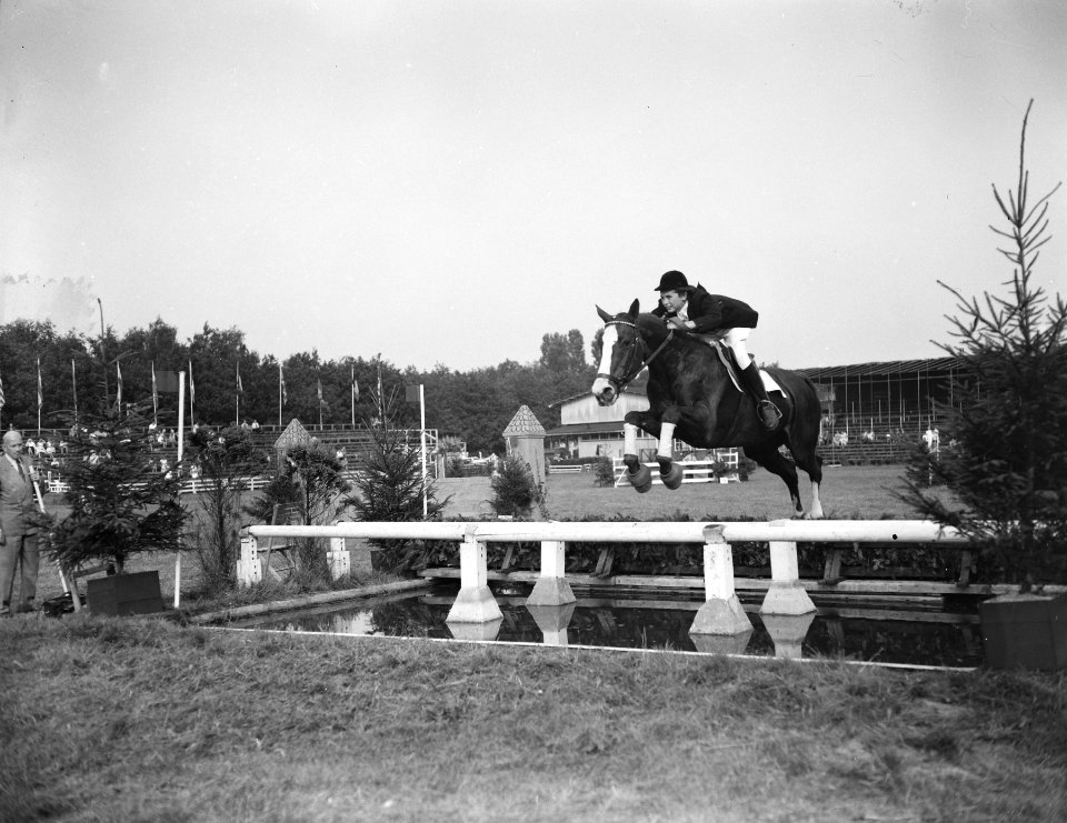 Concours hippique 1955, Bestanddeelnr 907-3016