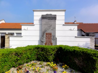 Condé-sur-Suippe (Aisne) Monument aux morts