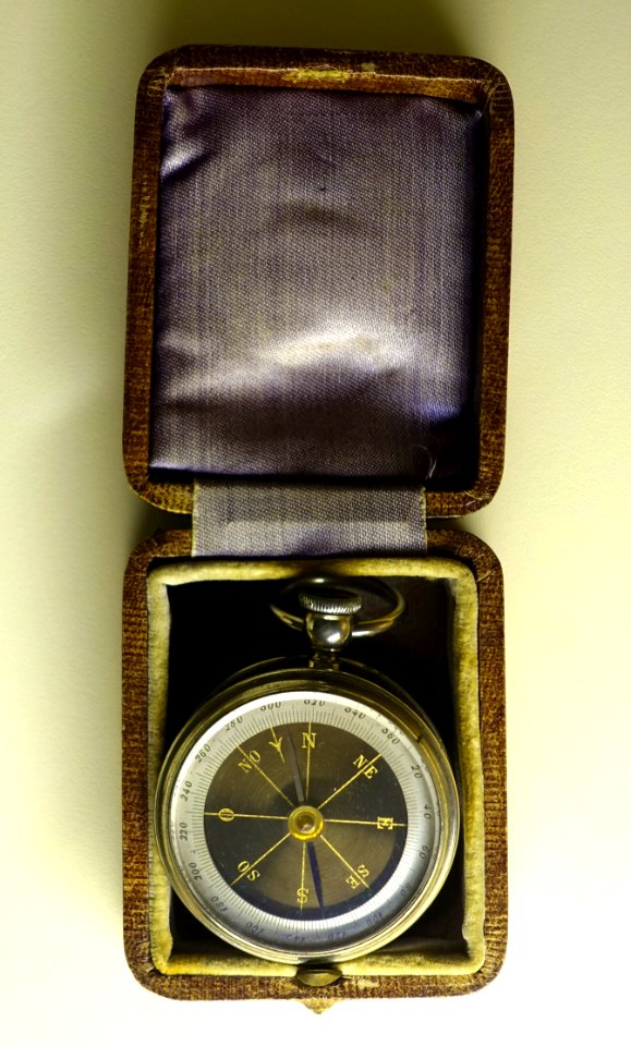 Compass - Röntgen-Gedächtnisstätte Würzburg - Würzburg, Germany - DSC04325