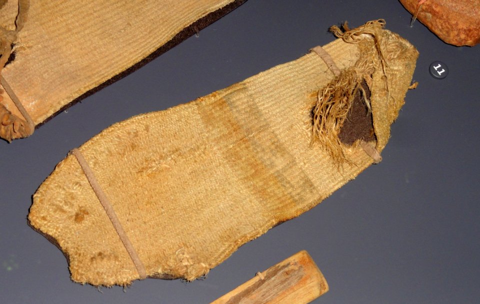 Composite-weave sandal, Kayenta Anasazi, Sega at Sosa, Arizona, 500-700 AD, yucca cordage and dye - Natural History Museum of Utah - DSC07386