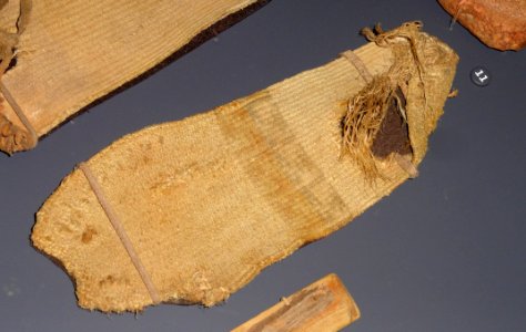 Composite-weave sandal, Kayenta Anasazi, Sega at Sosa, Arizona, 500-700 AD, yucca cordage and dye - Natural History Museum of Utah - DSC07386