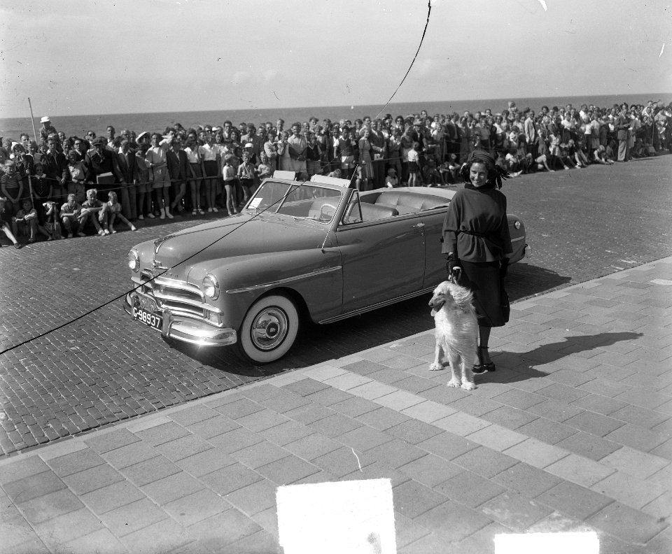 Concours d Elegance te Noordwijk mevrouw Schouten, Bestanddeelnr 904-1270