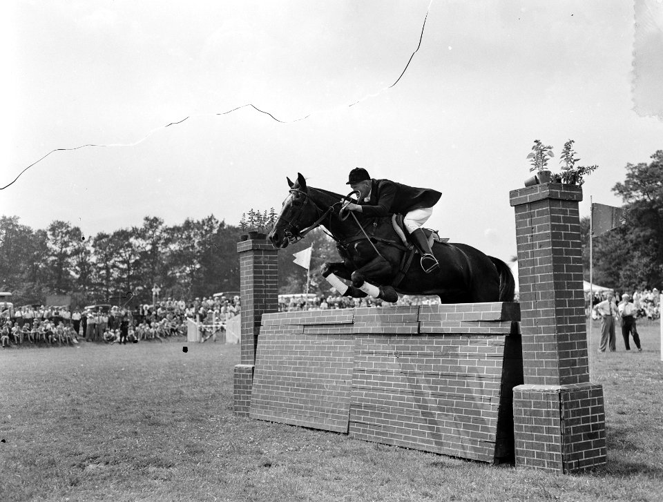 Concours Hippique Wolvega, J. J. Gruppelaar, Bestanddeelnr 907-2340