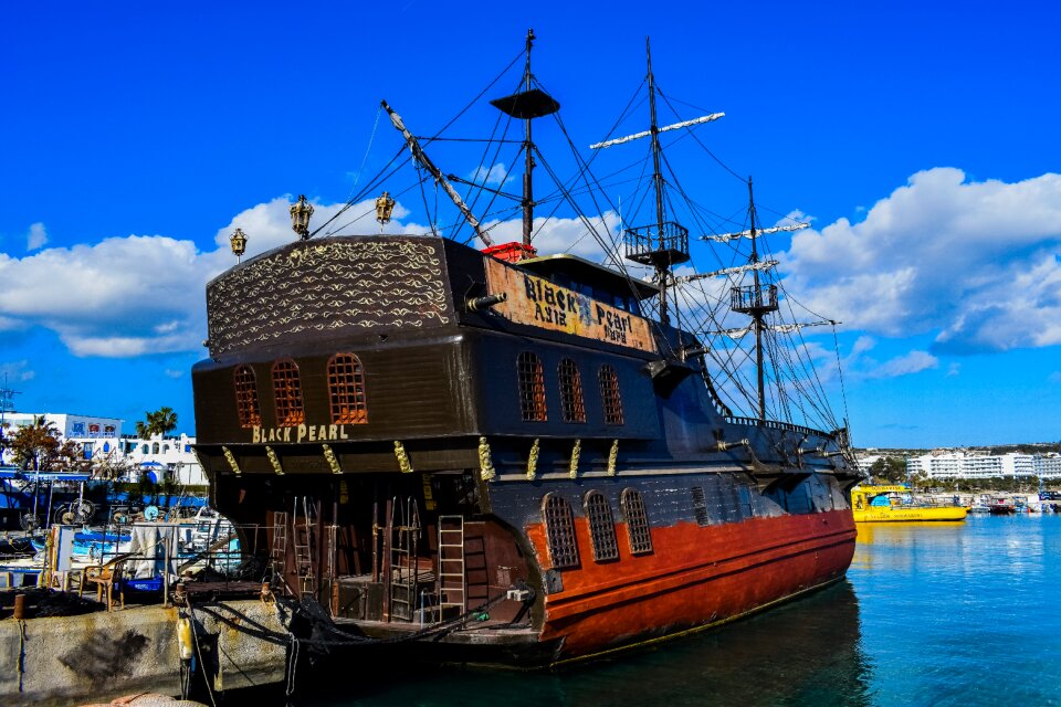 Sailboat pirate ship cruise boat
