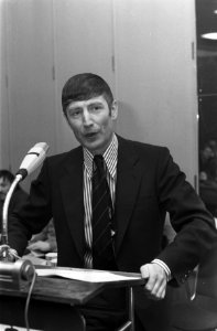 Congres Tijd voor Partijvernieuwing in Krasnapolsky, Minister Van Agt, Bestanddeelnr 926-1984