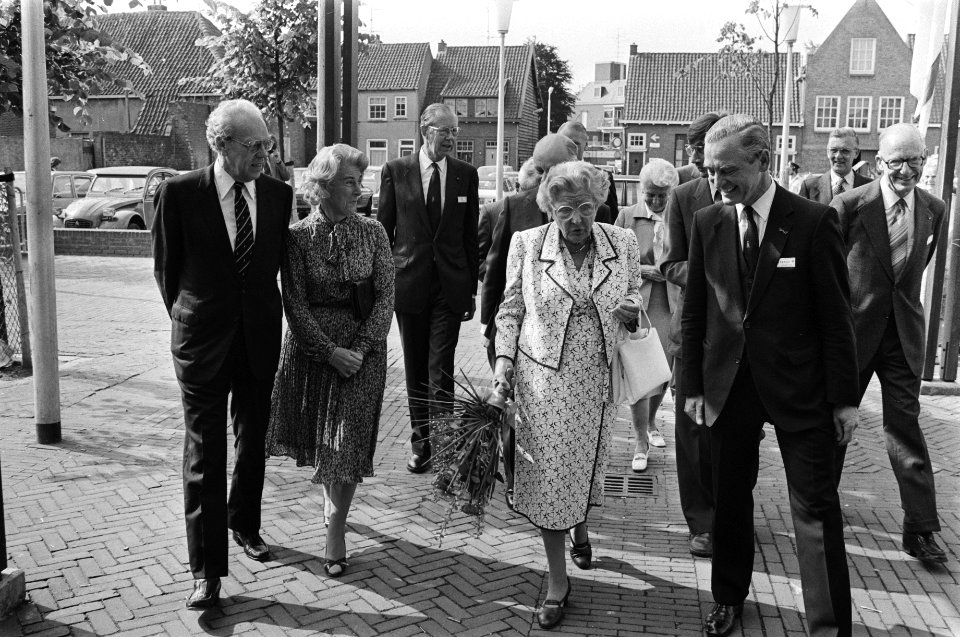 Congres Samen Leven in Verscheidenheid in Amersfoort minister Albeda (SoZa), , Bestanddeelnr 931-5279