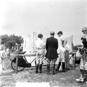 Concours Hippique Den Haag. Prinses Irene en Prins Bernhard, Bestanddeelnr 905-2699