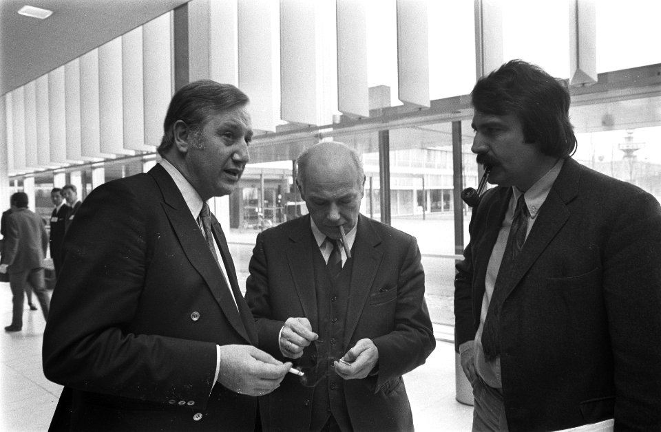 Congres D66 in RAI, Amsterdam v.l.n.r. Beekmans, Den Uyl , Van der Louw, Bestanddeelnr 924-3080