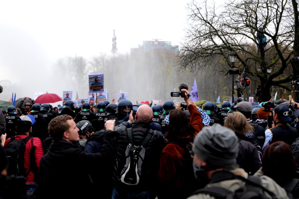 Conspiracist demonstration Berlin 2020-11-18 172