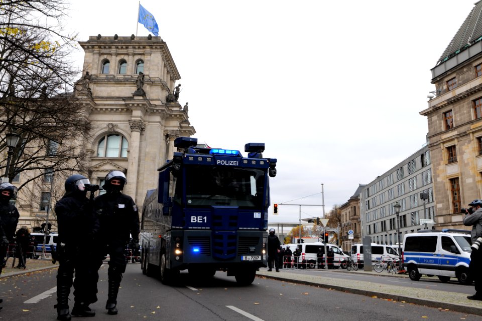 Conspiracist demonstration Berlin 2020-11-18 70