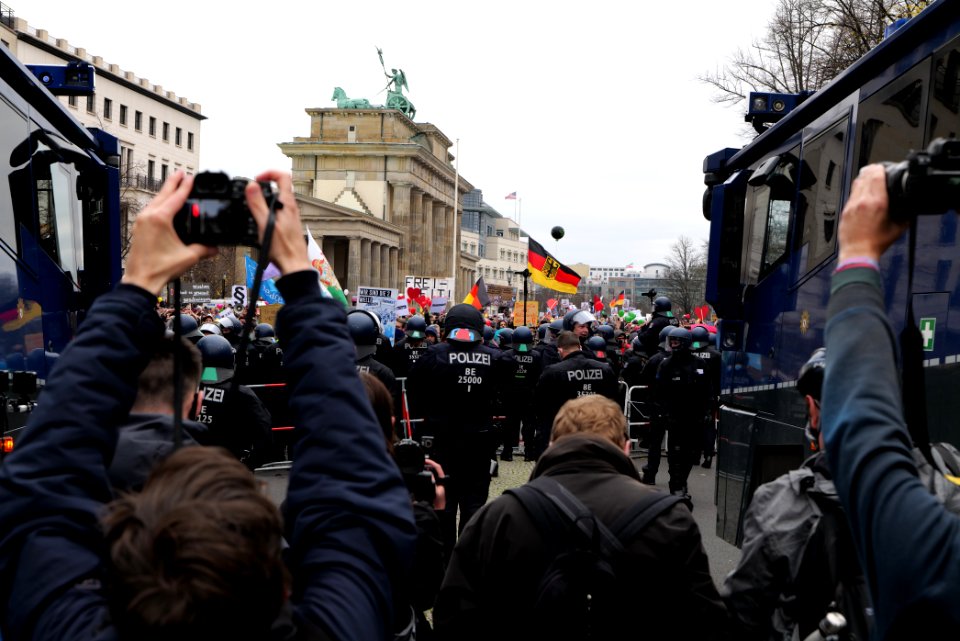 Conspiracist demonstration Berlin 2020-11-18 77