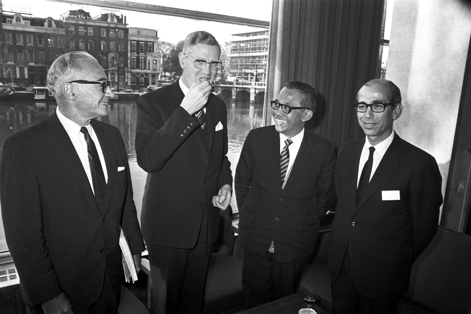 Conferentie van de Intergouvernementele Groep inzake Indonesie in Amstel Hotel A, Bestanddeelnr 923-0582
