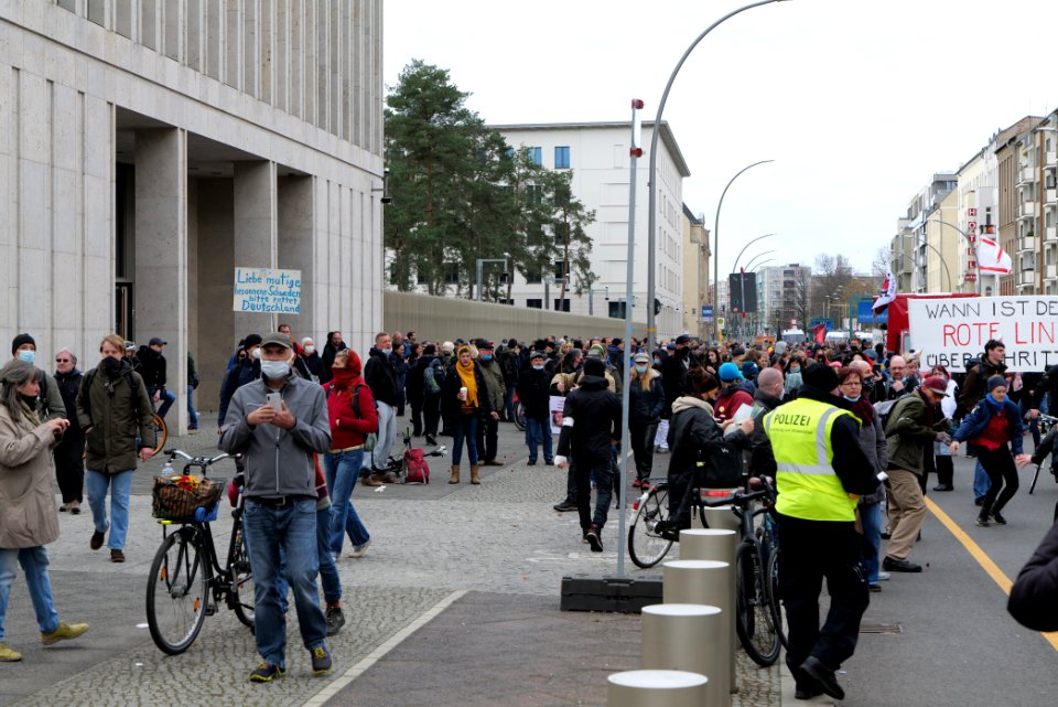 Conspiracist demonstration Berlin 2021-03-28 40