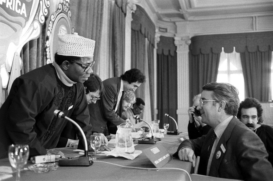 Conferentie Olieboycot Zuid Afrika in Amstelhotel Amsterdam nr 10 , 11 BA C, Bestanddeelnr 930-7211