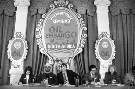 Conferentie Olieboycot Zuid Afrika in Amstelhotel Amsterdam BA Clark ( Vereni, Bestanddeelnr 930-7210