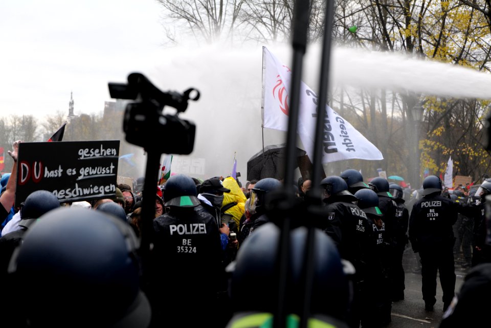 Conspiracist demonstration Berlin 2020-11-18 110