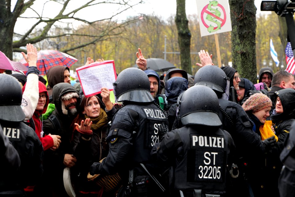 Conspiracist demonstration Berlin 2020-11-18 198
