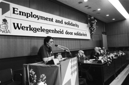 Conferentie werkgelegenheid (PvdA) in Amsterdam, RAI PvdA-voorzitter Ien van de, Bestanddeelnr 930-0456