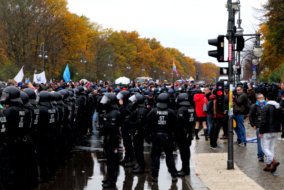 Conspiracist demonstration Berlin 2020-11-18 279