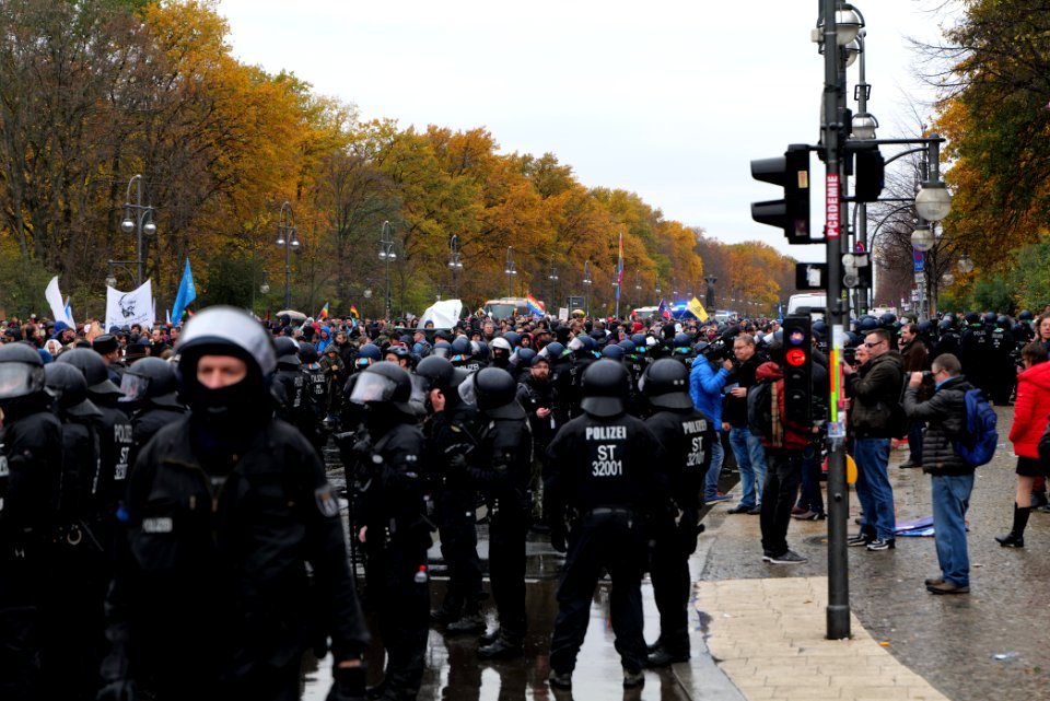 Conspiracist demonstration Berlin 2020-11-18 278