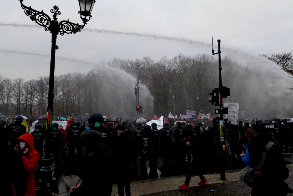 Conspiracist demonstration Berlin 2020-11-18 283