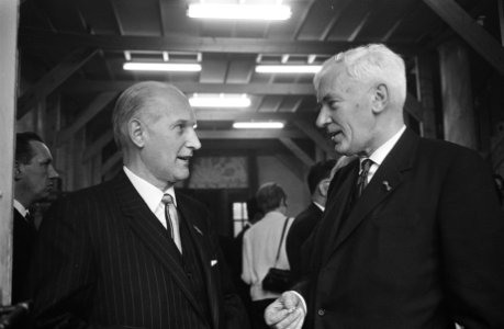 Conferentie van Raad van Jongeren van Verbond van Wereldfederalisten in Paleis N, Bestanddeelnr 919-0195