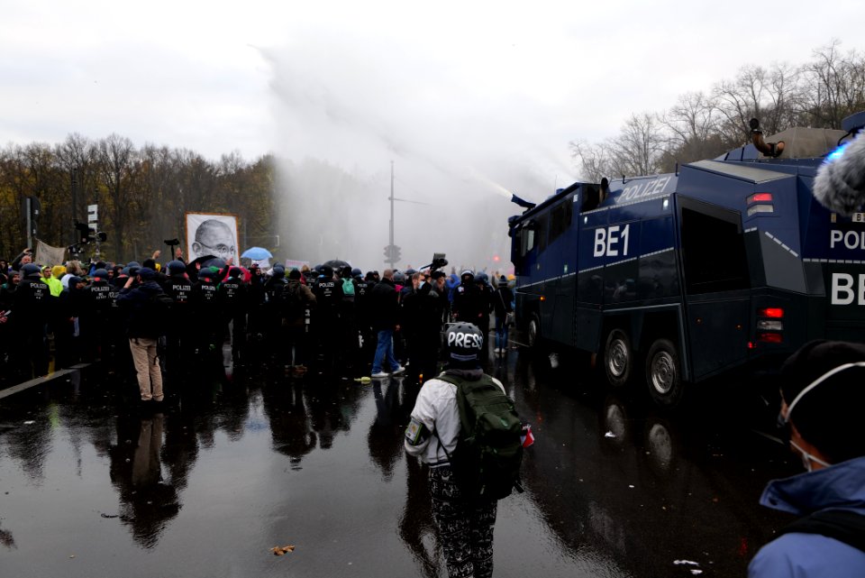 Conspiracist demonstration Berlin 2020-11-18 256