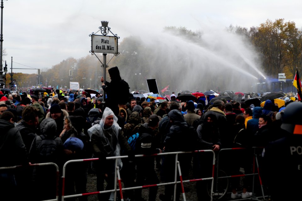 Conspiracist demonstration Berlin 2020-11-18 271